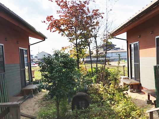 緑豊かな庭付き居宅
