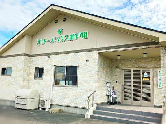 綺麗な建物のエントランス