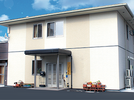 2階建て施設外観  