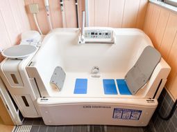 浴槽の室内