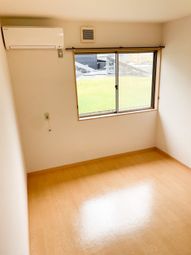 明るい個室の部屋