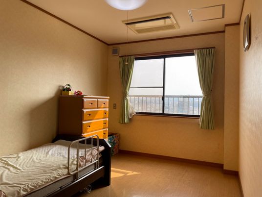 明るい居室  