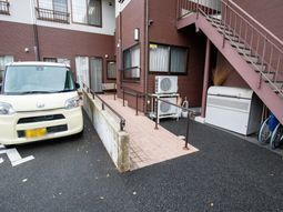 バリアフリーのエントランス