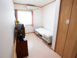 居室のシンプルな空間