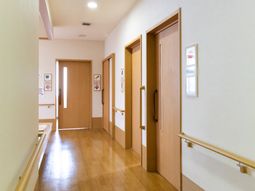 明るい廊下の様子