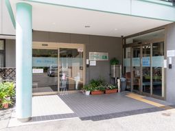 明るいエントランス風景