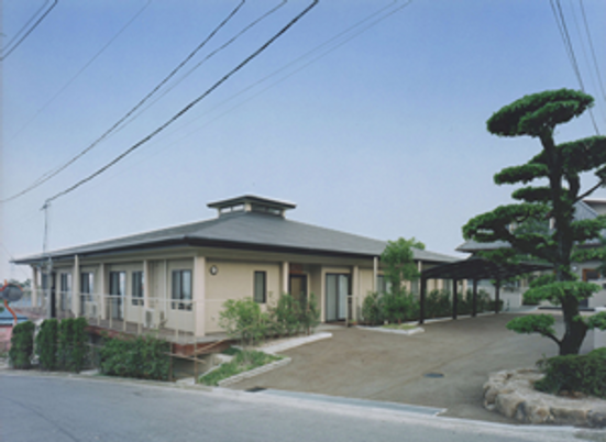 広々とした明るい外観