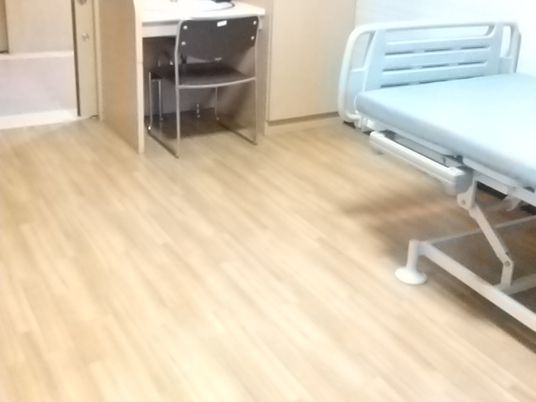 ベッドのある居室  