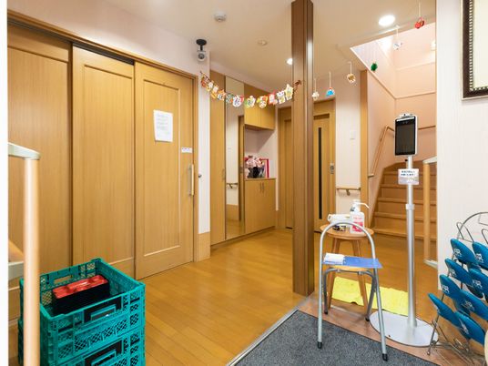 廊下に渡り廊下の装飾