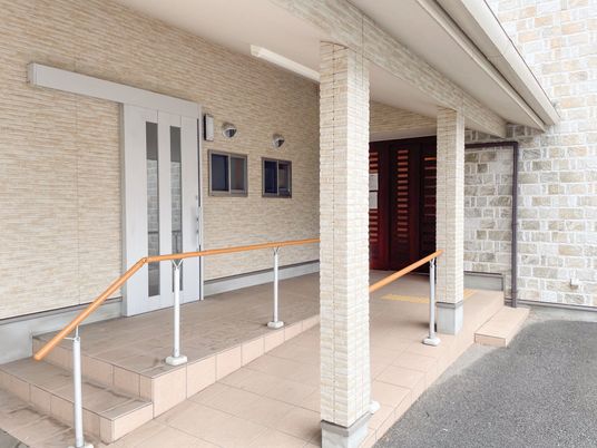バリアフリーのエントランス