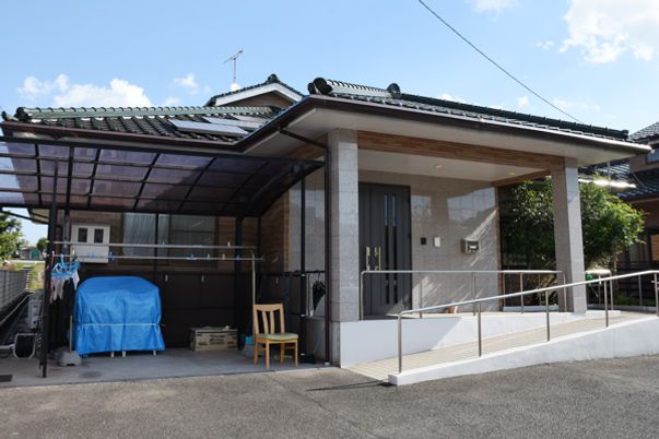 静かな住宅の外観