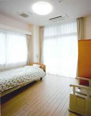 光が差し込む居室