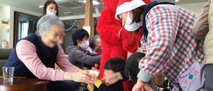 和やかな室内の様子