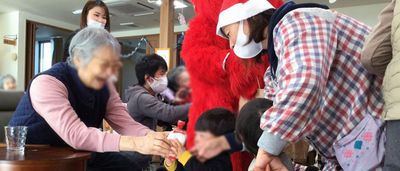 和やかな室内の様子