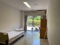 明るく広々とした居室