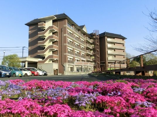 花壇のある外観  