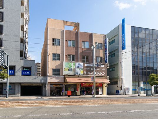 都市型施設の外観