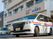 送迎車と建物外観  