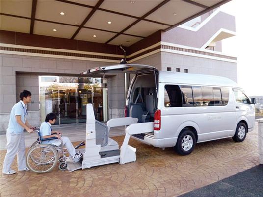 車椅子対応車のエントランス