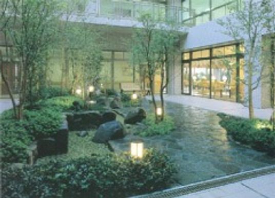 静かな中庭