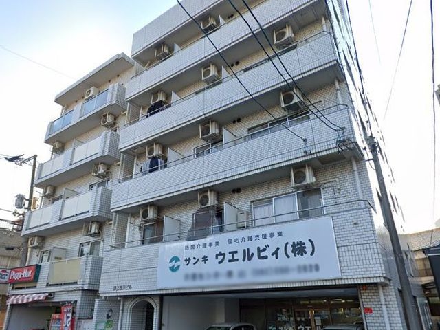外観の建物 外観 駐車場が完備された建物です。立地も良く、多様なアクセスが可能です。