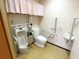 バリアフリーのトイレ設備