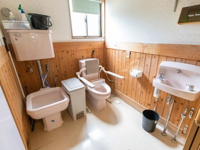 バリアフリー設計のトイレ