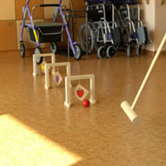 訓練用具が並ぶ室内
