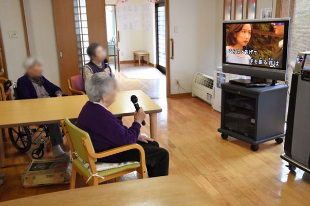 カラオケを楽しむ部屋
