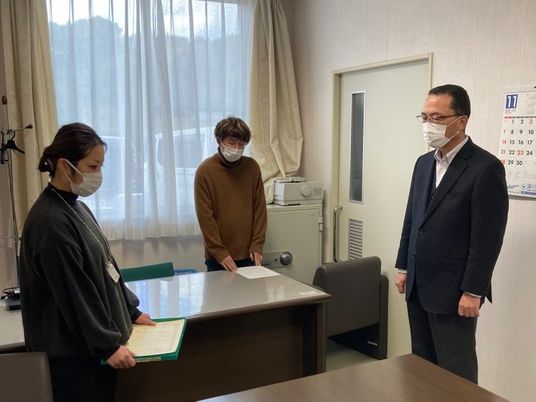 面談中の会議室  