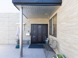 エントランスの落ち着いた雰囲気