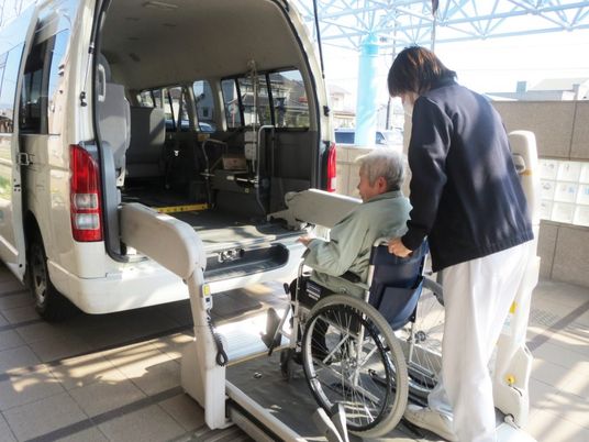 車椅子の乗降風景