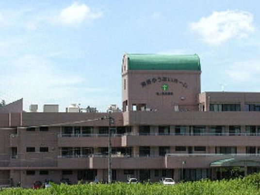 緑屋根の建物外観  