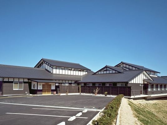 和風の落ち着いた外観