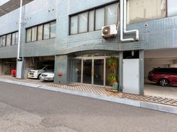 清潔感あるエントランス