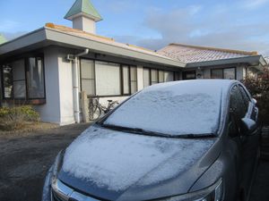 雪の積もる外観  