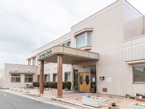 施設の落ち着いた外観