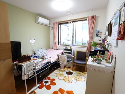 居室の明るい内装