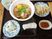 ラーメンと和食のトレイ