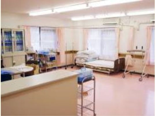 明るい居室一角