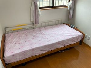 窓近くの居室