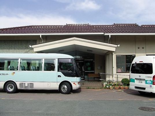 施設の正面玄関  