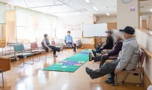 明るい会話の場