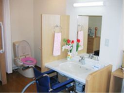 車椅子対応の洗面台