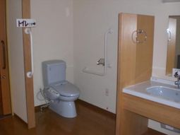 介護施設のトイレ空間