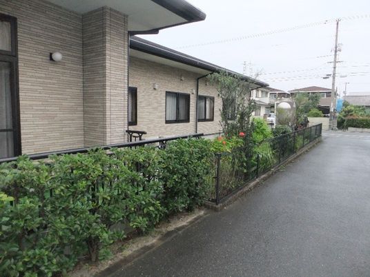 和やかな雰囲気の外観
