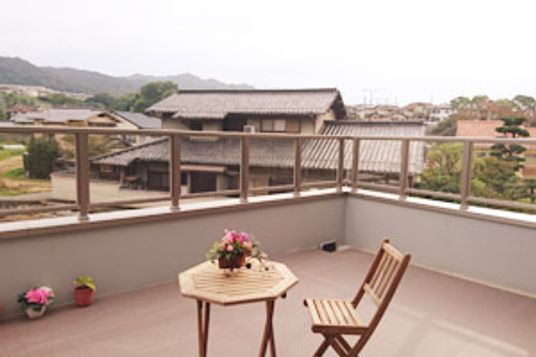 静かな環境の屋外テラス