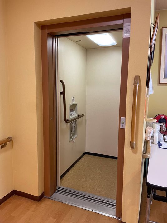 安全設計のエレベーター