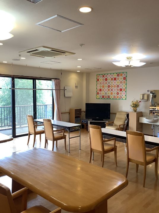 明るい共有スペースの風景