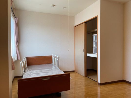 明るい一人部屋